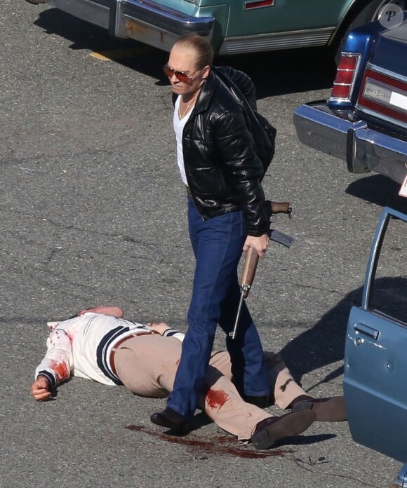 Johnny Depp en action sur le tournage du film "Black Mass" près de Boston, le 2 juin 2014.