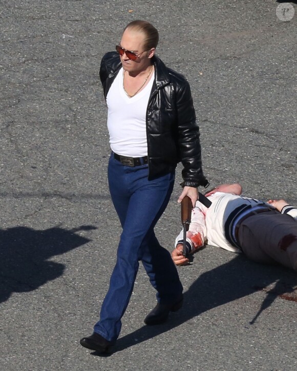 Johnny Depp en action sur le tournage du film "Black Mass" près de Boston, le 2 juin 2014.