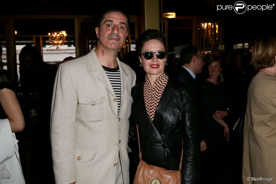  Simon Abkarian et sa femme Catherine Schaub Abkarian - Showcase de la com&amp;eacute;die musicale &quot;Mistinguett, reine des ann&amp;eacute;es folles&quot; au Casino de Paris, le 3 juin 2014. 