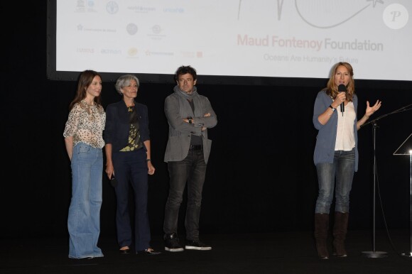 Elsa Zylberstein, Claudie Haigneré, Patrick Bruel - Cérémonie de remise de prix des "Défis Scolaires" de la Fondation Maud Fontenoy à l'occasion de la Journée mondiale de l'environnement au Théâtre de l'Odéon à Paris le 5 juin 2014.