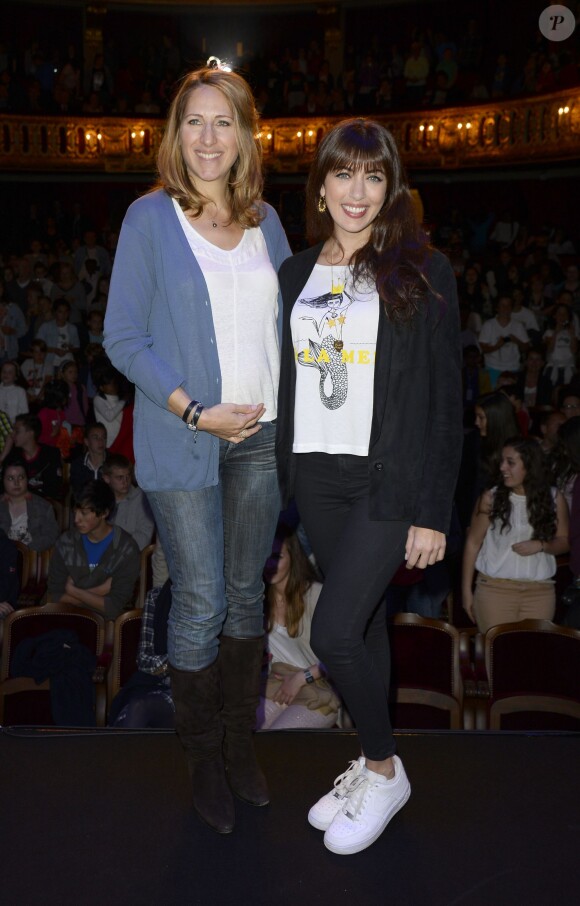 Maud Fontenoy enceinte et Nolwenn Leroy - Cérémonie de remise de prix des "Défis Scolaires" de la Fondation Maud Fontenoy à l'occasion de la Journée mondiale de l'environnement au Théâtre de l'Odéon à Paris le 5 juin 2014.