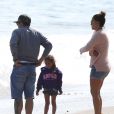  Exclusif - Jennifer Lopez avec son compagnon Casper Smart et ses enfants Emme et Max sur une plage de Malibu, le 6 juillet 2013.  