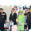 La reine Elizabeth II et le prince Charles, avec leurs conjoints le duc d'Edimbourg et la duchesse de Cornouailles, ont assisté en compagnie du Premier ministre français Manuel Valls à une cérémonie au cimetière de Bayeux dans la matinée du vendredi 6 juin 2014 pour le 70e anniversaire du Débarquement en Normandie.