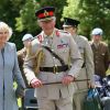 Le prince Charles et Camilla Parker Bowles ont rencontré des vétérans à Benouville le 5 juin 2014 dans le cadre de la commémoration du 70e anniversaire du débarquement.