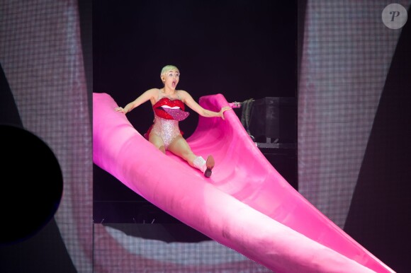 Miley Cyrus en concert à la Halle Tony Garnier à Lyon, le 24 mai 2014. 