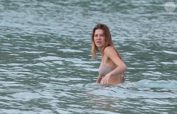 Exclusif - Le coach de l'Atlético Madrid Diego Simeone et sa compagne Carla Pereira en vacances à Saint-Barthelémy le 27 mai 2014.