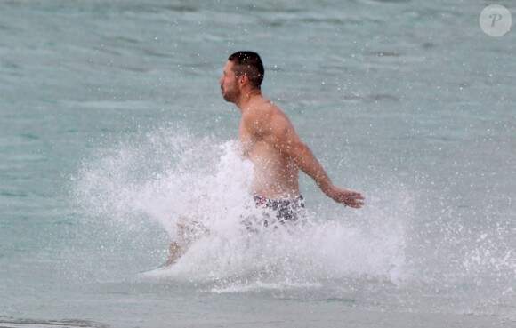 Exclusif - Le coach de l'Atlético Madrid Diego Simeone et sa compagne Carla Pereira en vacances à Saint-Barthelémy le 27 mai 2014.
