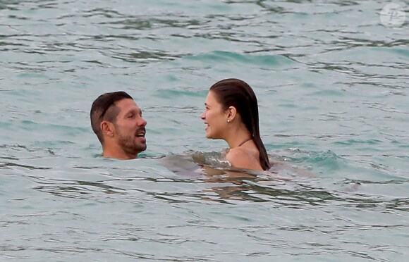 Exclusif - Le coach de l'Atlético Madrid Diego Simeone et sa compagne Carla Pereira en vacances à Saint-Barthelémy le 27 mai 2014.