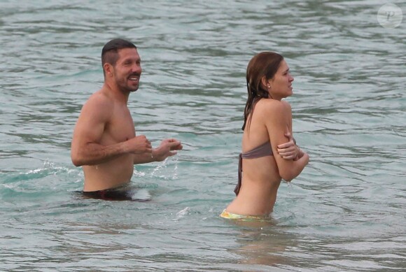 Exclusif - Le coach de l'Atlético Madrid Diego Simeone et sa compagne Carla Pereira en vacances à Saint-Barthelémy le 27 mai 2014.