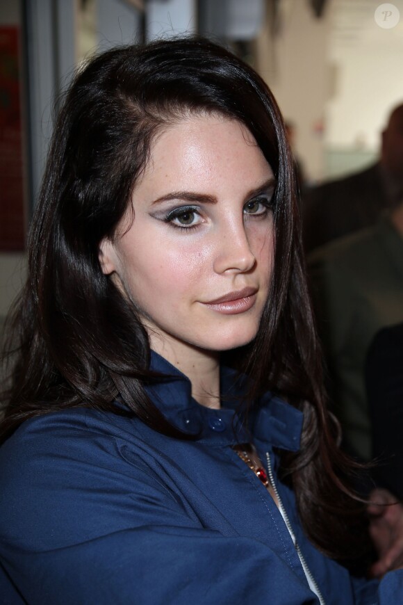Lana Del Rey arrive à l'aéroport de Nice pour le 66e Festival de Cannes. Le 14 mai 2013.