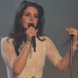  Lana Del Rey en larmes sur sc&egrave;ne lors d'un concert &agrave; Dublin en mars 2013. 