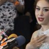 Couronnée Miss Univers Thaïlande, Weluree Ditsayabut a dû renoncer à son titre après un scandale politique, en juin 2014.