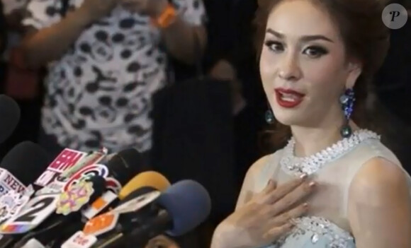 Couronnée Miss Univers Thaïlande, Weluree Ditsayabut a dû renoncer à son titre après un scandale politique, en juin 2014.