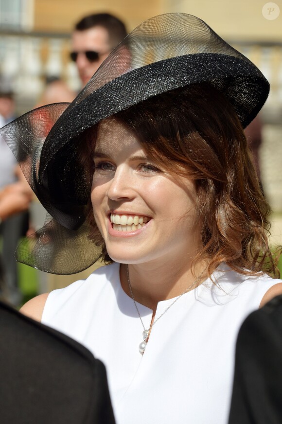La princesse Eugenie d'York à la garden party organisée à Buckingham Palace le 10 juin 2014