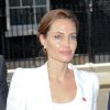 Angelina Jolie a été reçue par le premier ministre britannique David Cameron et le ministre des affaires étrangères William Haque au 10 Downing Street à Londres, le 10 juin 2014, pour s'entretenir au sujet de la prévention de la violence sexuelle pendant les conflits.