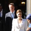 Angelina Jolie a été reçue par le premier ministre britannique David Cameron et le ministre des affaires étrangères William Haque au 10 Downing Street à Londres, le 10 juin 2014, pour s'entretenir au sujet de la prévention de la violence sexuelle pendant les conflits.
