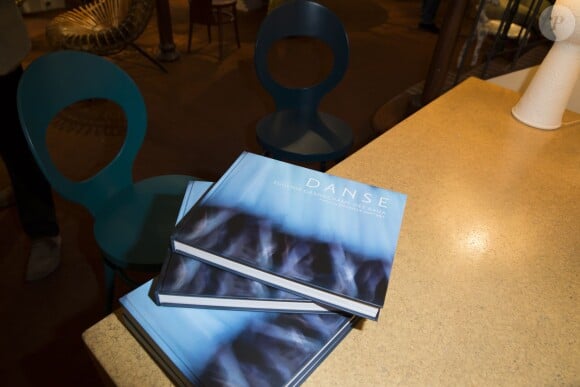 Exclusif - Le livre de de l'exposition - Vernissage de l'exposition photographique "Danse" de Eugénia Grandchamp des Raux à la galerie du Passage chez Pierre Passebon à Paris le 10 juin 2014.