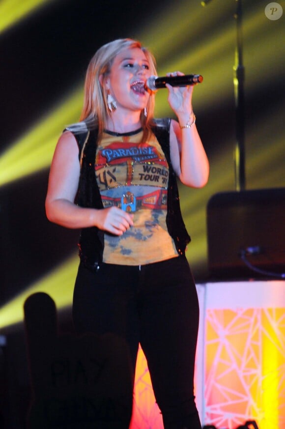 Kelly Clarkson en concert à Glasgow en Ecosse, le 16 octobre 2012.