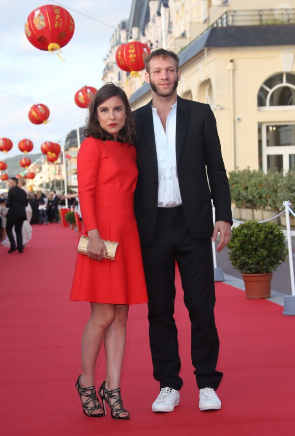 Flore Bonaventura et Paul Hamy lors de la cérémonie de clôture du Festival du film romantique de Cabourg, le 14 juin 2014.