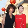 Sophie Marceau et Zhang Ziyi lors de la cérémonie de clôture du Festival du film romantique de Cabourg, le 14 juin 2014.