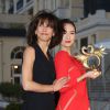 Sophie Marceau et Zhang Ziyi (Swann d'or Coup De Coeur) lors de la cérémonie de clôture du Festival du film romantique de Cabourg, le 14 juin 2014.