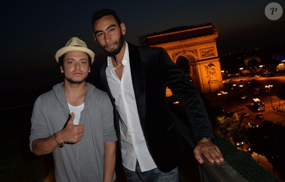 Exclusif - Kev Adams et La Fouine (Laouni Mouhid) - Les acteurs et les invités du film "A toute épreuve" sur la terrasse du Publicis lors du 3e Champs-Elysées Film Festival à Paris, le 13 juin 2014.