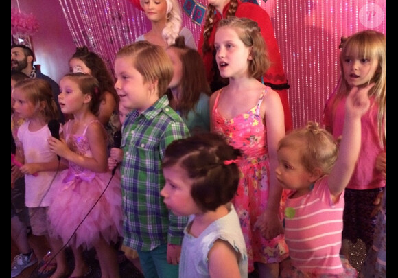 Tori Spelling a donné une fiesta de luxe pour les 6 ans de sa fille Stella, le 8 juin 2014.