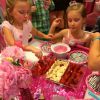Tori Spelling a célébré les 6 ans de sa fille Stella lors d'une fête ultragirly, le 8 juin 2014.
