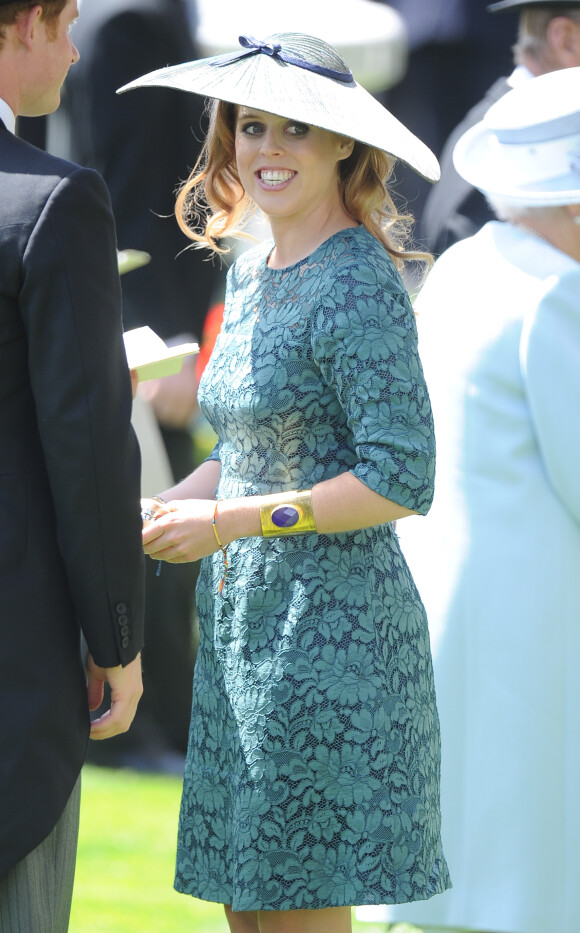 La princesse Beatrice d'York rayonnante au premier jour du Royal Ascot, le 17 juin 2014