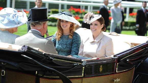 Royal Ascot : Beatrice et Eugenie d'York, Zara Phillips lancent le show royal