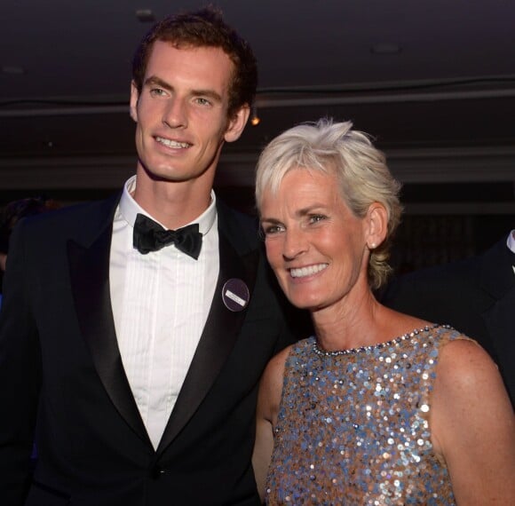 Andy Murray et sa mère Judy lors du bal des champions à l'hôtel Intercontinental de Londres le 7 juillet 2013