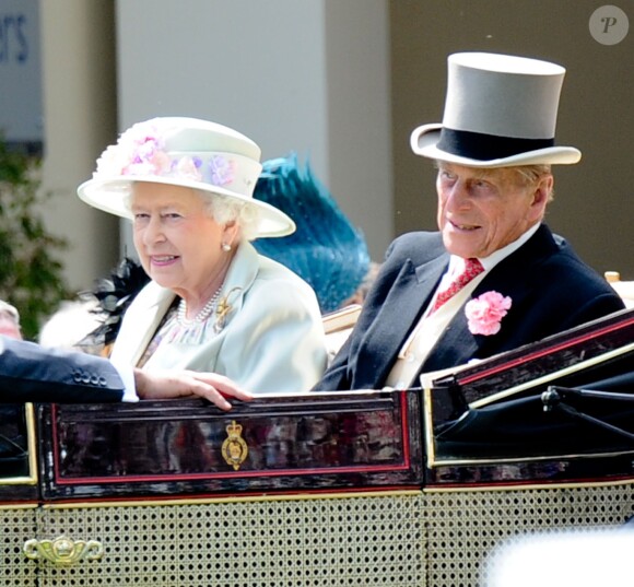 La reine Elisabeth II, le prince Philip, duc d'Edimbourg au 2e jour de la course hippique "Royal Ascot", le 18 juin 2014.
