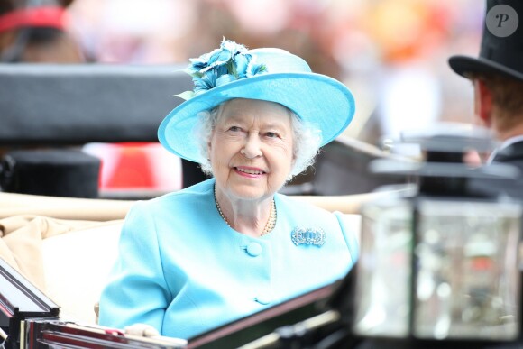 La reine Elisabeth - 3e jour des courses Royal Ascot à Berkshire, le 19 juin 2014