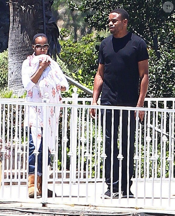 Exclusif - Kerry Washington, son mari Nnamdi Asomugha vont faire un barbecue avec des amis et leur fill Isabelle. A Los Angeles, le 22 juin 2014.