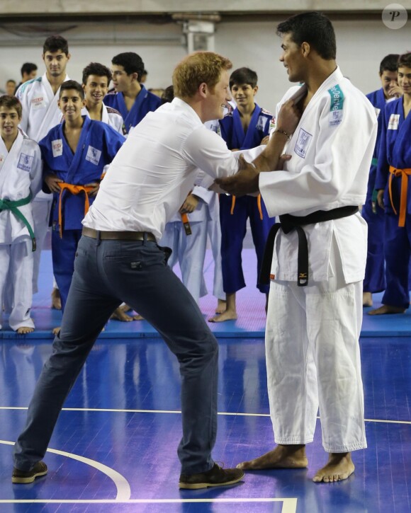 Le prince Harry s'est rendu sur l'installation sportive Minas Tenis Clube à Belo Horizonte, au Brésil, le 24 juin 2014.