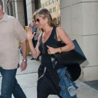 Jennifer Aniston : Look décontracté pour une séance shopping avec son chéri