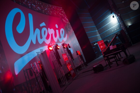 Julien Doré en concert pour Chérie FM au Futuroscope de Poitiers, le 23 juin 2014.
