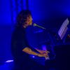 Julien Doré en concert pour Chérie FM au Futuroscope de Poitiers, le 23 juin 2014.