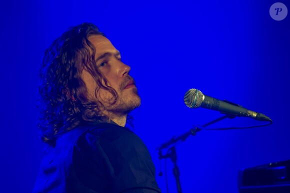 Julien Doré en concert pour Chérie FM au Futuroscope de Poitiers, le 23 juin 2014.