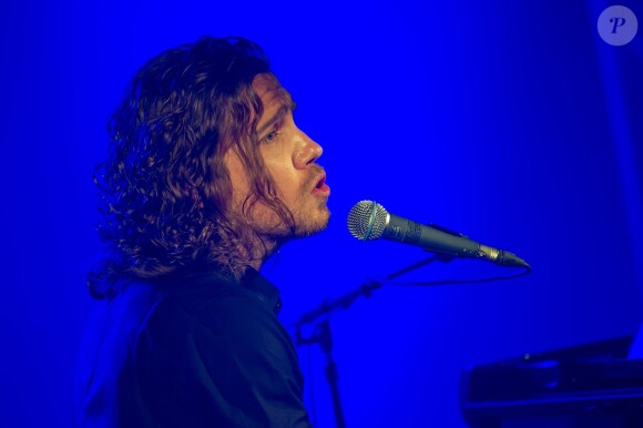 Julien Doré en concert pour Chérie FM au Futuroscope de Poitiers, le 23 juin 2014.