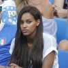 Fanny Neguesha, la future épouse de Mario Balotelli, dans les tribunes après le match perdu par l'Italie face à l'Uruguay, à l'Estadio das Dunas au Natal, le 24 juin 2014