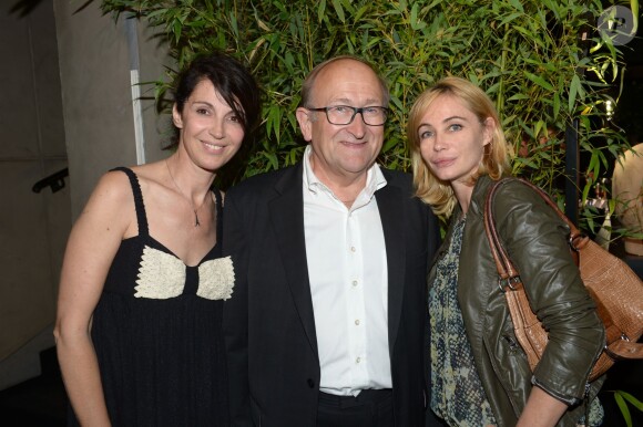 Exclusif - Dominique Pierre (directeur général) entre Zabou Breitman et Emmanuelle Béart lors de la soirée Nicolas Feuillatte au Yoyo - Palais de Tokyo à Paris, le 26 juin 2014.