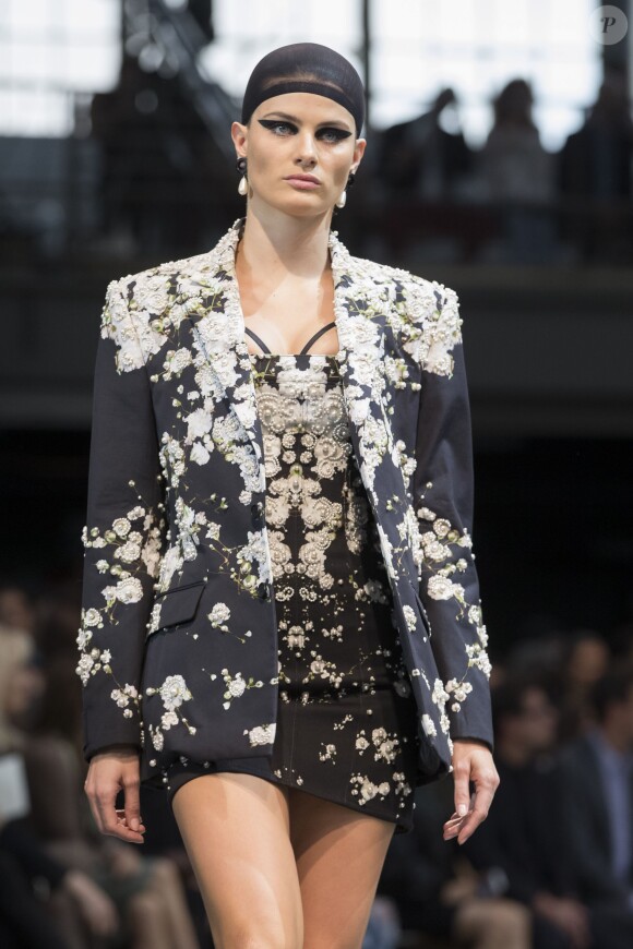 Isabeli Fontana - Défilé Givenchy homme collection printemps-été 2015 à la Halle Freyssinet à Paris, le 27 juin 2014.