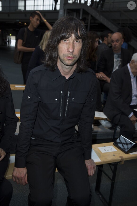 Bobby Gillespie - Défilé Givenchy homme collection printemps-été 2015 à la Halle Freyssinet à Paris, le 27 juin 2014.