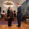 Le prince Harry rencontre Michelle Bachelet à La Moneda Presidential Palace à Santiago, Chili, le 27 juin 2014.