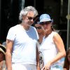 Andrea Bocelli, son épouse Veronica Berti et leur fille Virginia se promènent dans les rues de Saint-Tropez. Le 2 juillet 2014.