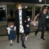Nicole Kidman, son mari Keith Urban et leurs filles Sunday (bientôt 6 ans) et Faith (3 ans) arrivant à l'aéroport LAX de Los Angeles le 3 juillet 2014
