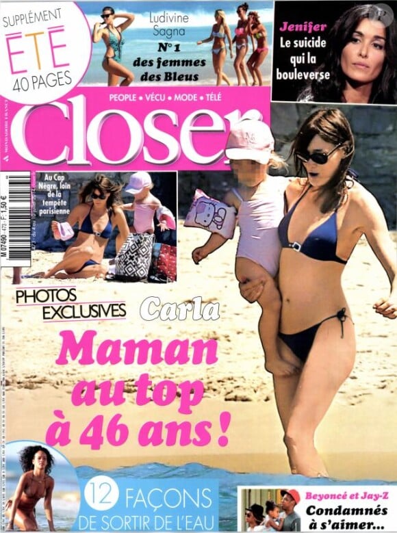 Carla Bruni-Sarkozy, sublime en bikini, en couverture du magazine "Closer", en kiosques le 4 juillet 2014.