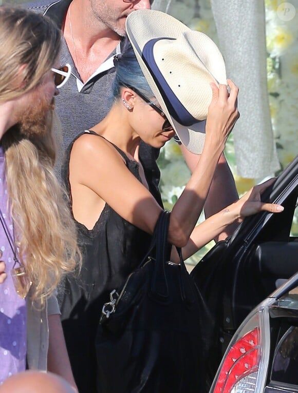 Nicole Richie se cache des photographes à la sortie du salon de coiffure Andy LeCompte à West Hollywood, le 3 juillet 2014.