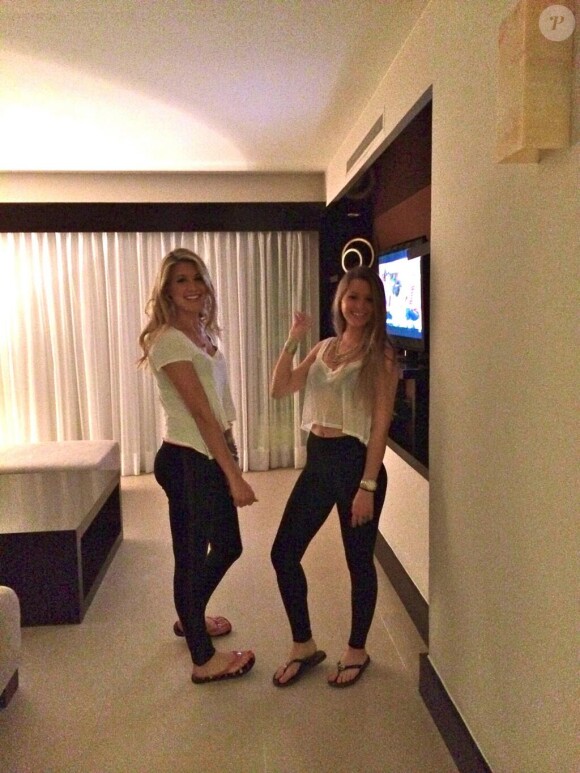 Eugenie Bouchard et sa petite soeur Charlotte, photo publiée sur son compte Twitter le 27 février 2014